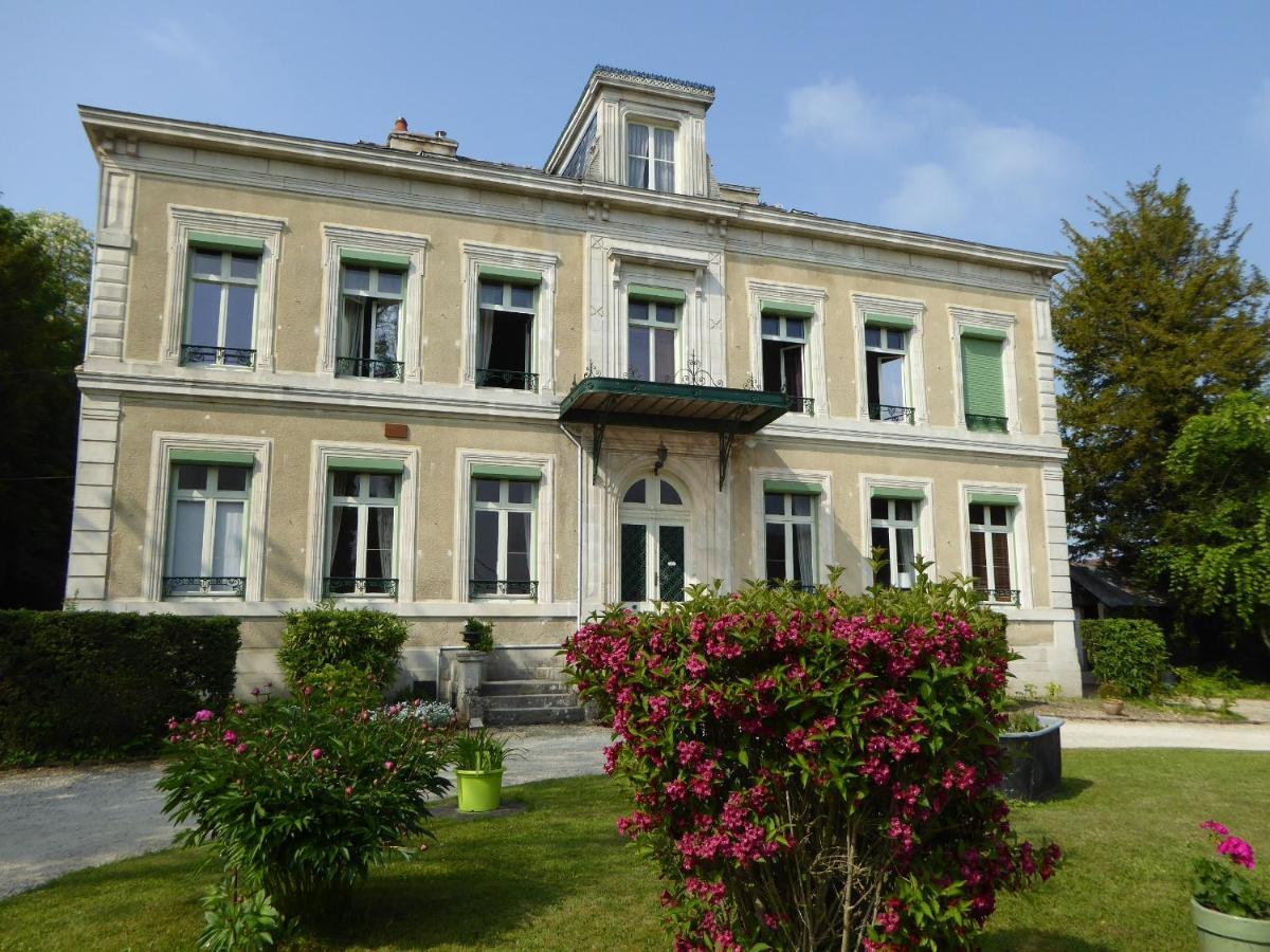 Chateau De Pougy Exterior photo